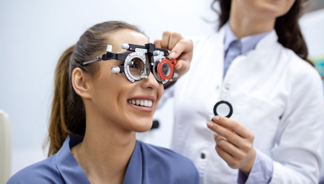 Auxilio por consulta de optometria del asociado
